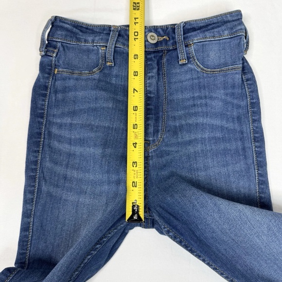 Hollister Ultra High-Rise Ripped Jean Leggings Advanced Stretch - Picture 13 of 16